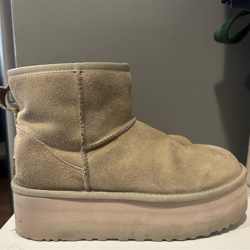 Uggs Mini Platform - image 1